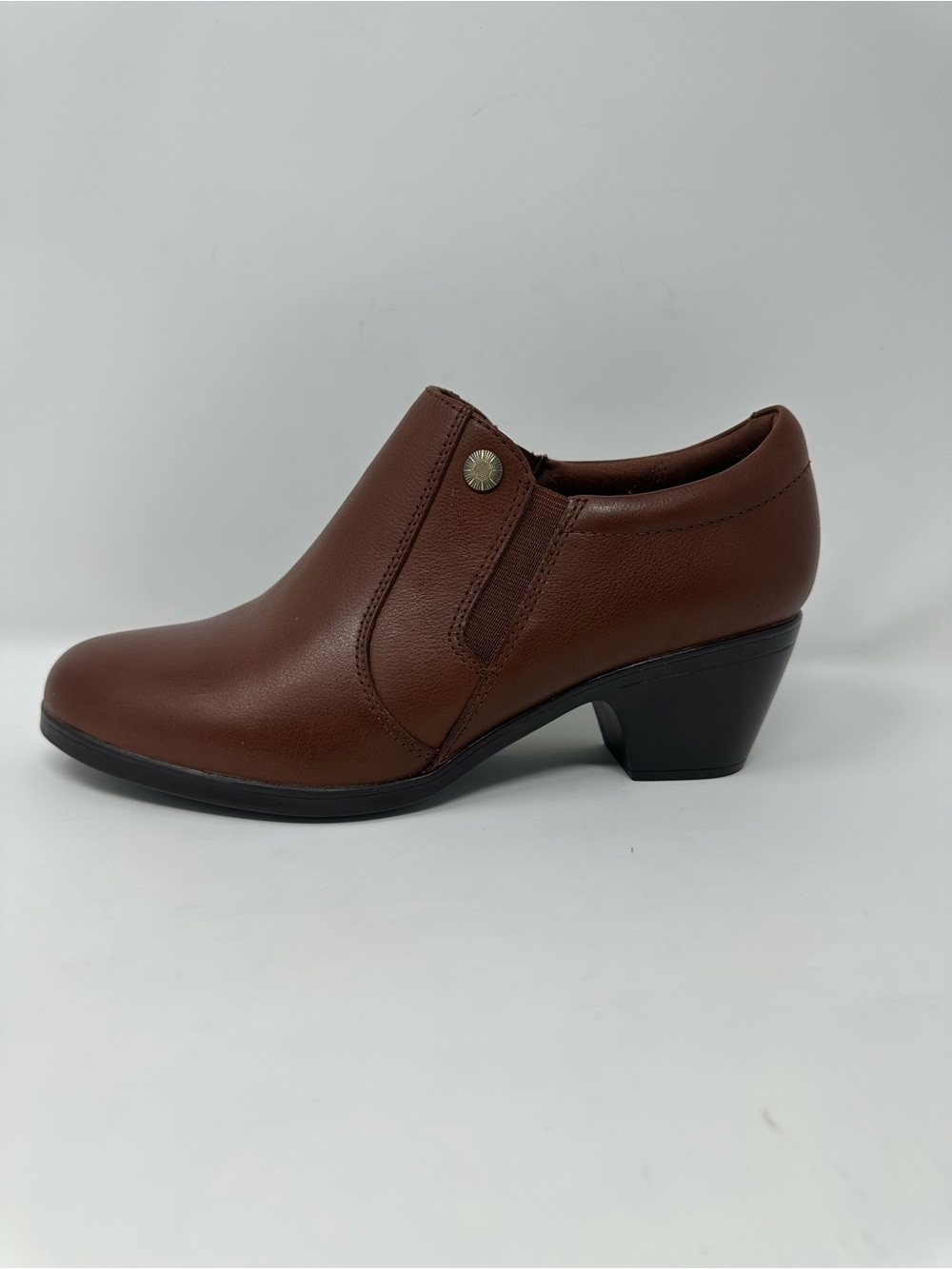 Clarks Collection Brown Leather bootie Womens Size 8M Excellent Buckle Side Zip